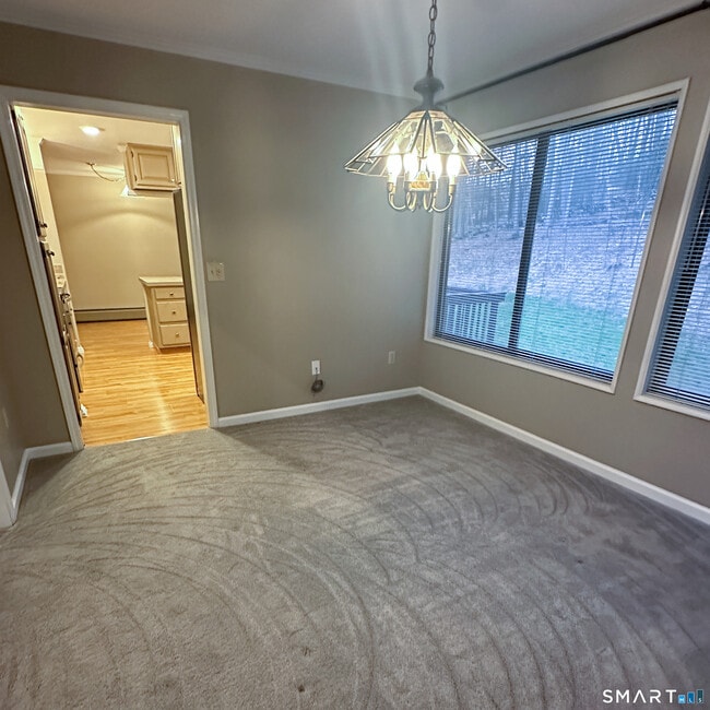 Building Photo - 6 Cove Rd