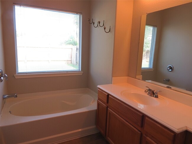 Building Photo - 6306 Wellington Meadows Dr