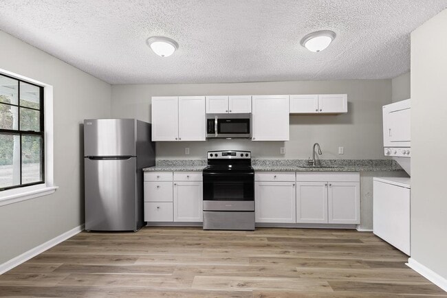 Building Photo - 102 Cone St