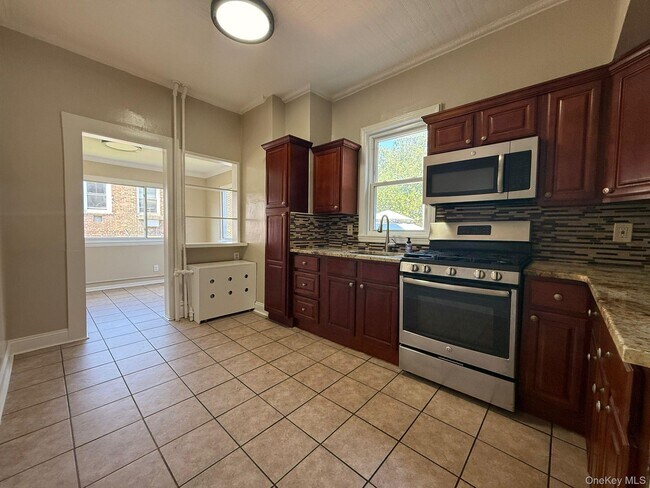 Building Photo - 2849 Harrington Ave