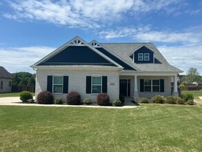 Building Photo - Beautiful 4BR Home in Athens with Bonus Room & Fenced Yard
