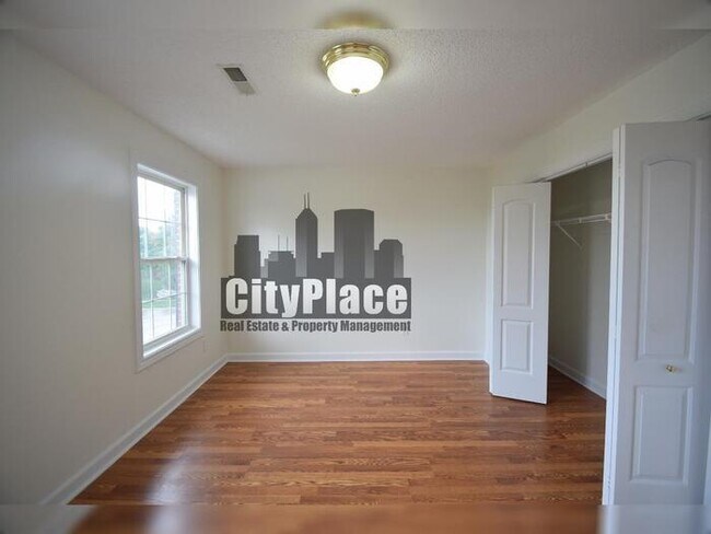 Building Photo - 1750 Buckeye Ct