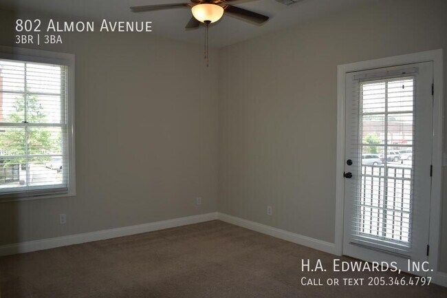 Building Photo - 802 Almon Ave