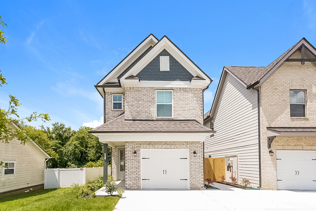 Primary Photo - Beautiful 3 Bedroom in Lebanon!