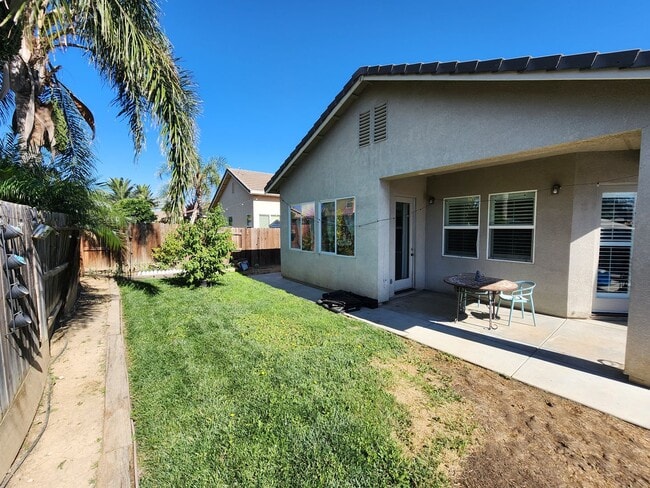 Building Photo - Beautiful Newman Home!