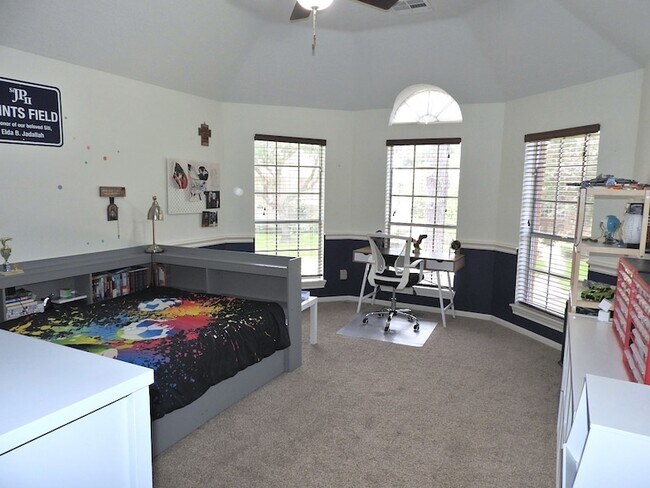 Building Photo - 2319 Amber Springs Dr