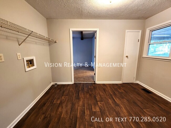 Building Photo - Available Now! 3 Bed/2 Bath in Carrollton