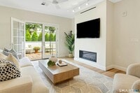 Building Photo - 340 Heights Rd