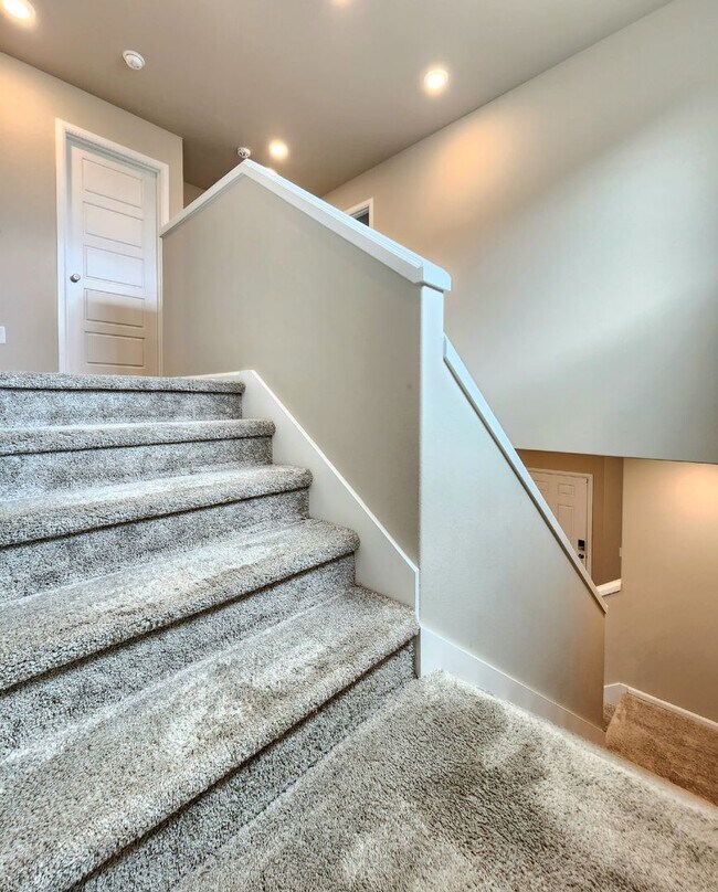 Building Photo - 4 Bedroom Home in Marysville Available Now!