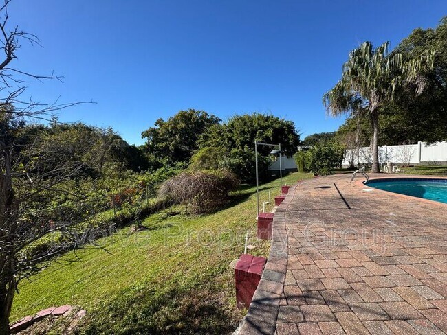 Building Photo - 724 Forest Glen Ct