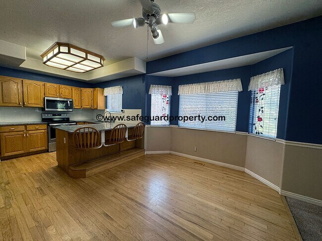 Building Photo - Wonderful 4 Bedroom Home with an Office in...
