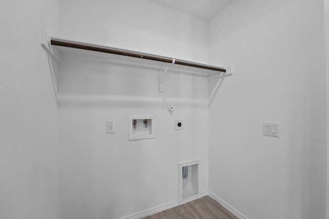 Building Photo - 910 Stricker Path