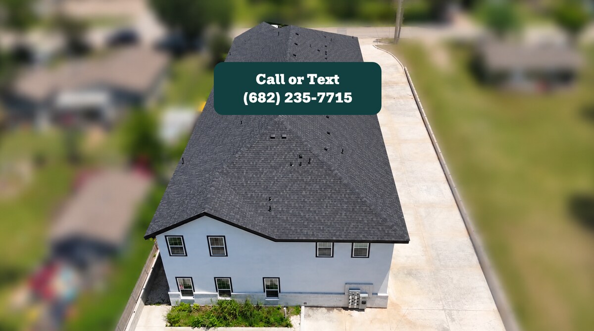 Building Photo - 6800 Oak Crest Dr W