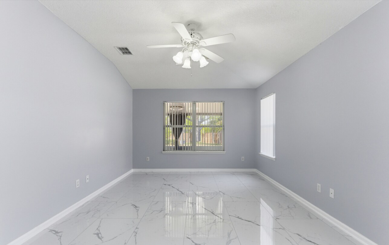 Building Photo - 14626 Falling Waters Dr