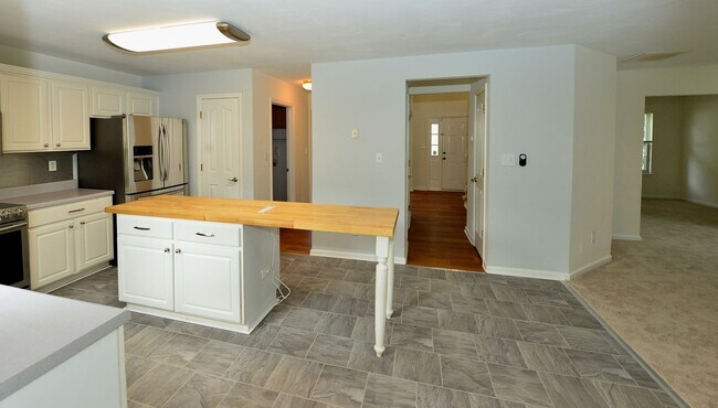 Building Photo - 4221 White Heron Point