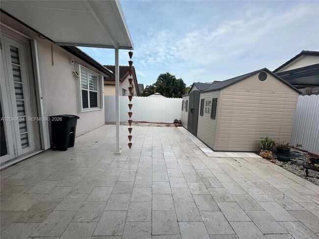 Building Photo - 15478 SW 23rd Ln