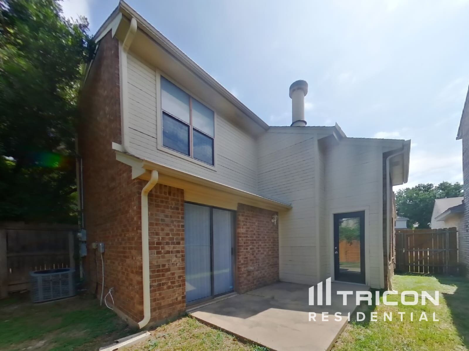 Building Photo - 1611 Sunset Village Dr
