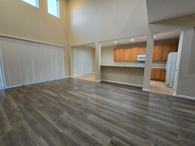 Building Photo - Beautiful home in Gated community