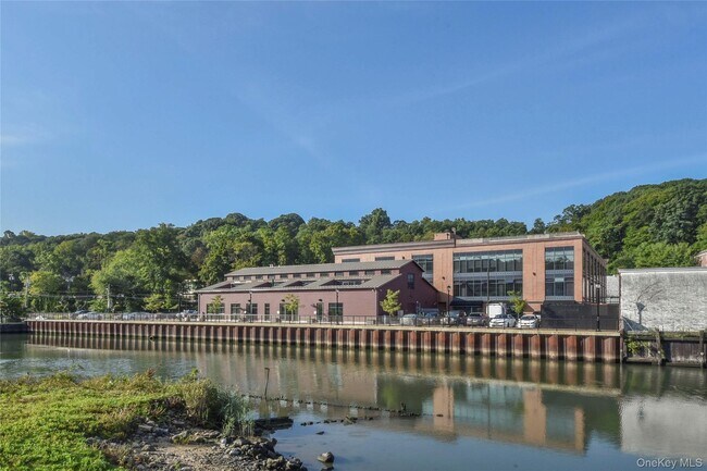 Building Photo - 21 Lumber Rd