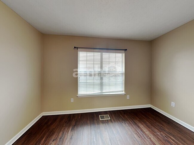 Building Photo - 1245 Kristopher Dr