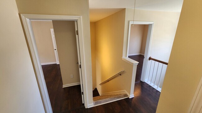 Building Photo - Walking distance to Downtown Sugar Hill!