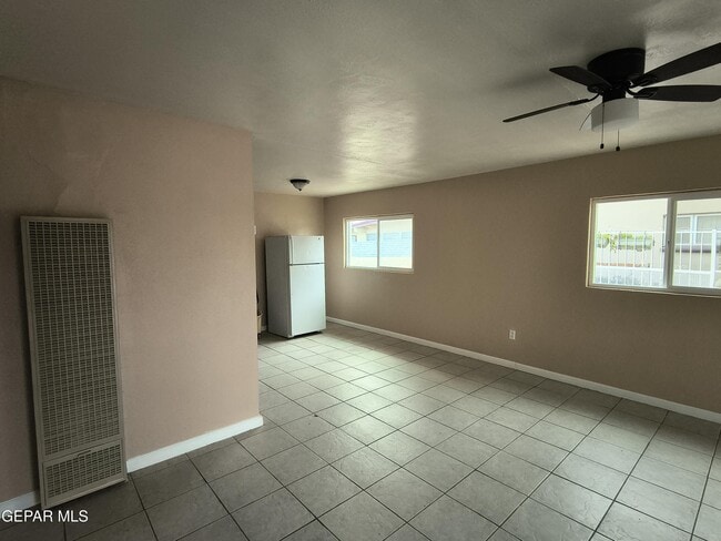 Building Photo - 4918 Guadalupe Dr