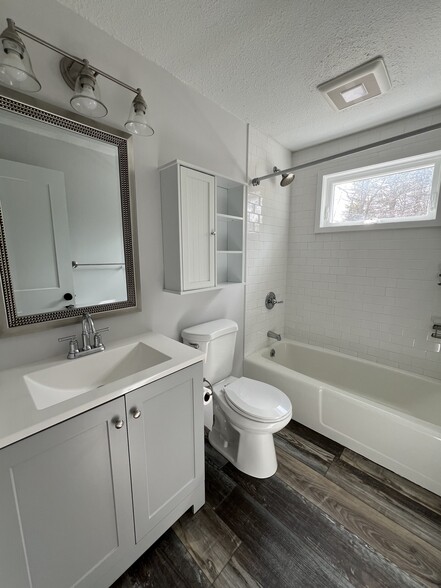 Building Photo - 97 Bates St