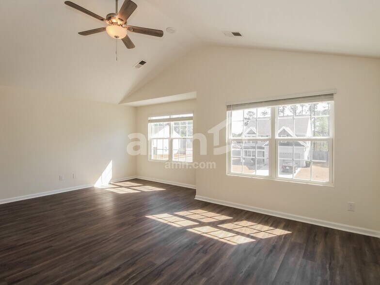 Building Photo - 1351 John Swann St