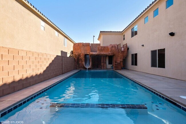 Building Photo - 521 N Creek Ridge Dr