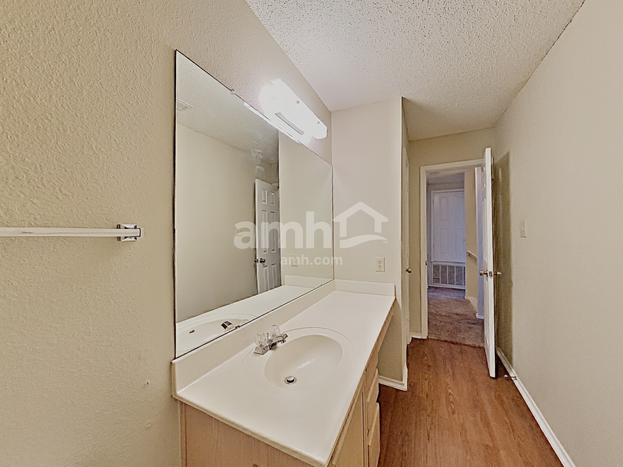 Building Photo - 438 Terra Cotta