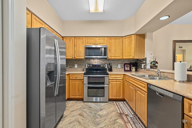Building Photo - 265 Atlantis Cir