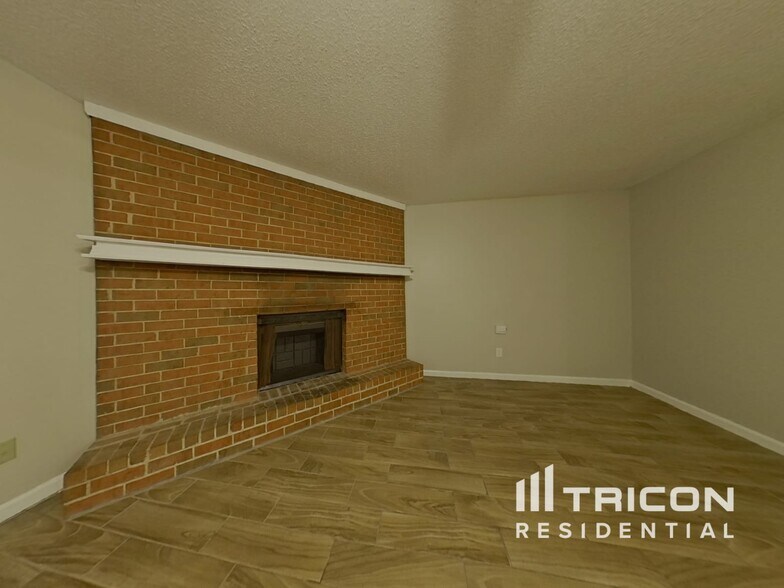 Building Photo - 5526 Westberry Ln