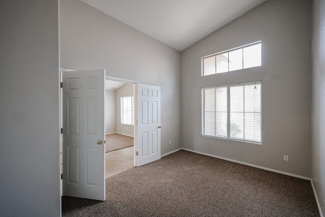 Building Photo - 14707 W Lupine Ln