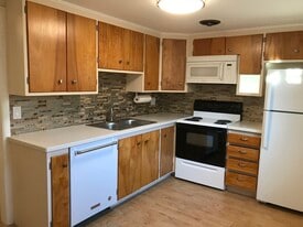 Building Photo - 975 W 300 N