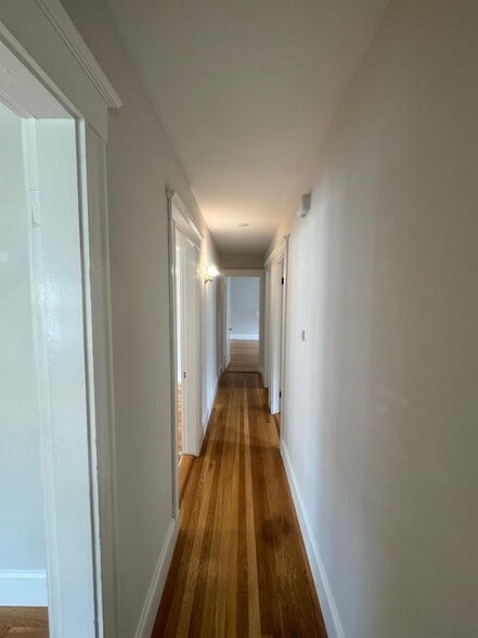 Building Photo - 48 Standish St