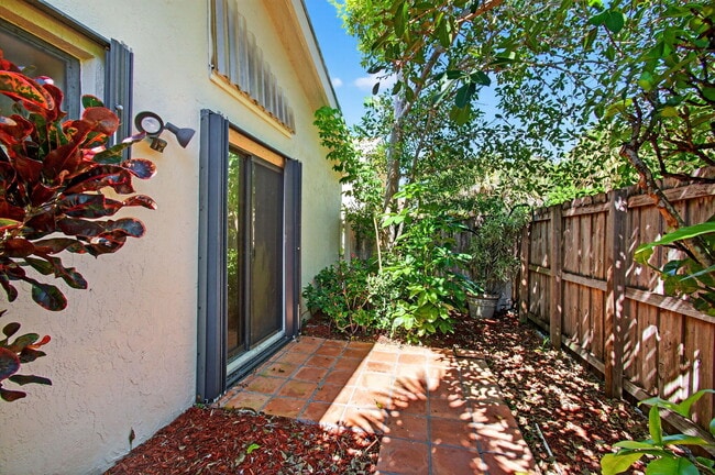 Building Photo - 7745 Stanway Pl