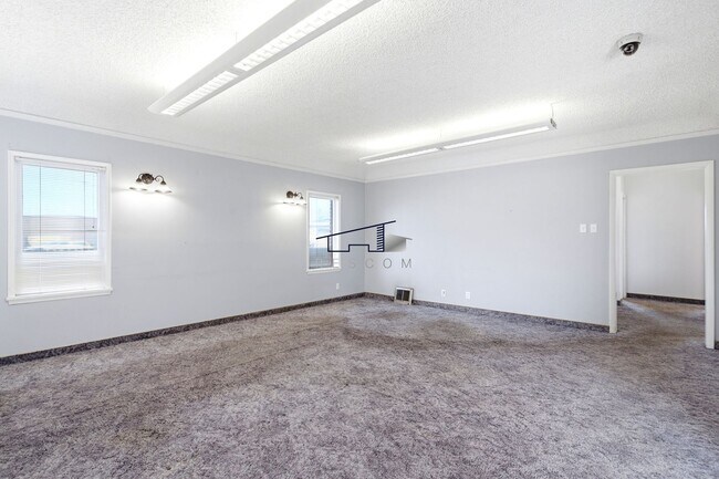 Building Photo - Unique Property for Lease – Office or Residential Opportunity