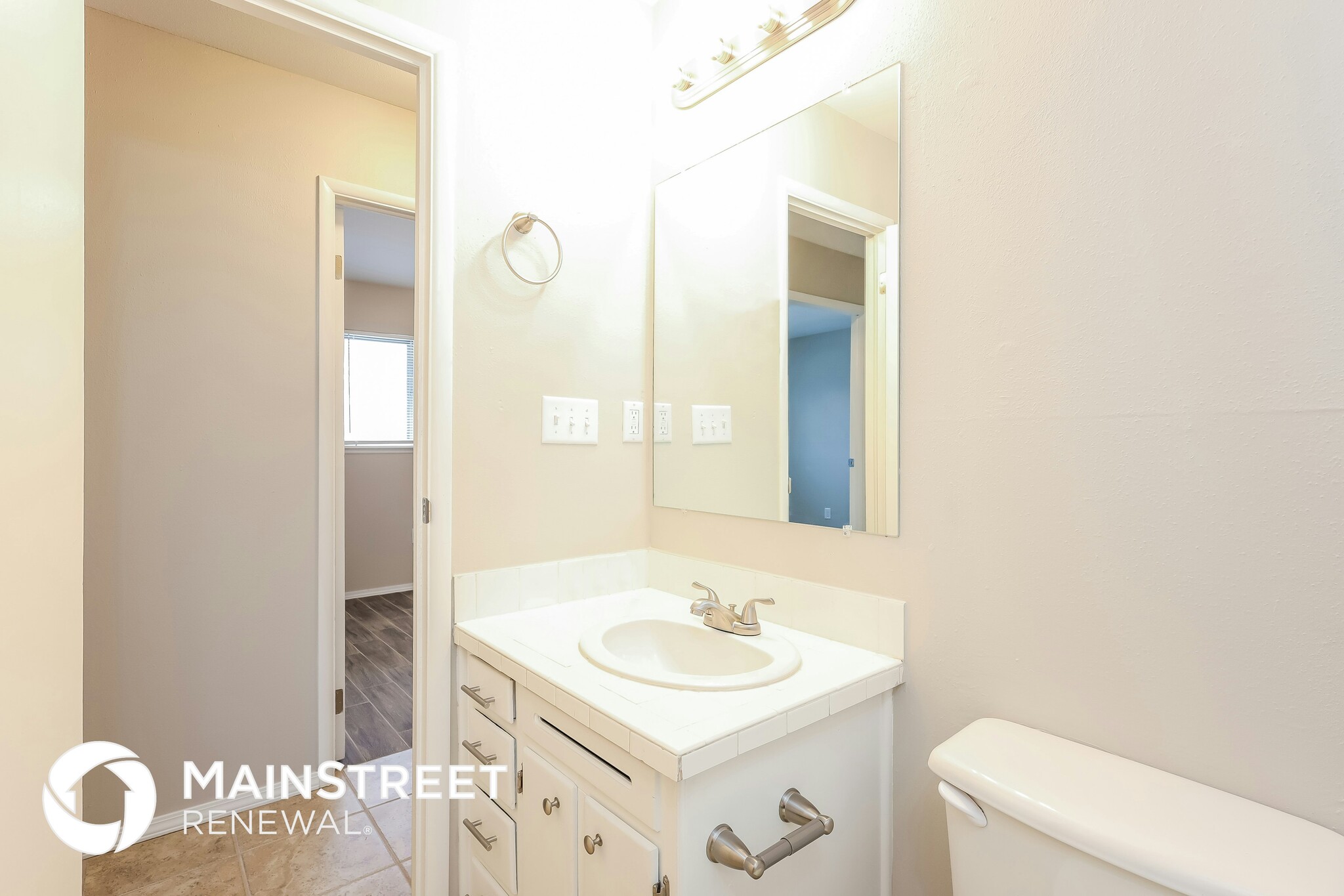 Building Photo - 2504 Yorkshire Ave