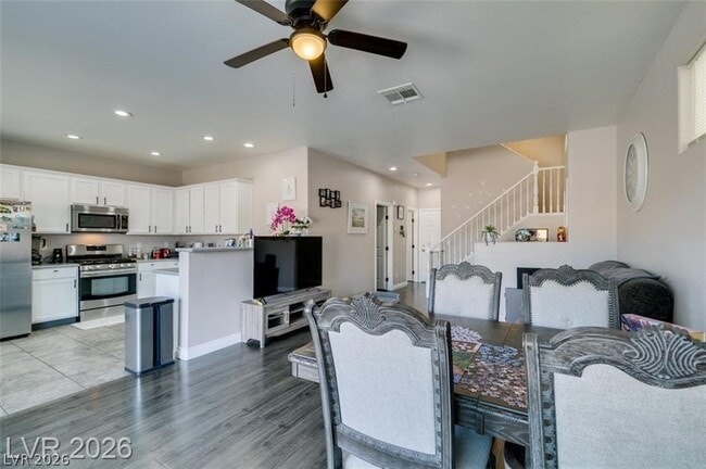 Building Photo - 3816 Hollycroft Dr