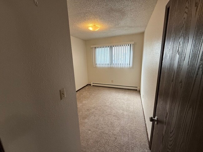 Building Photo - 816 W 23rd, (Buttecrest)-6