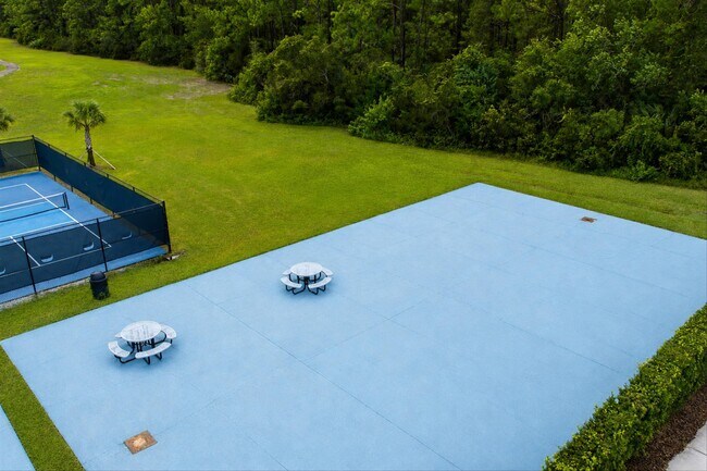 Building Photo - 520 Florida Club Blvd
