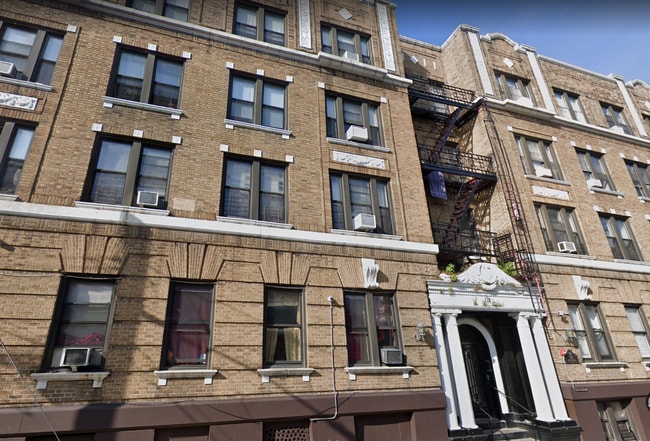 Building Photo - 118 Jewett Ave
