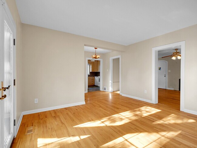 Building Photo - $2,295.00, 1 Bed, 1 Bath Home in Denver