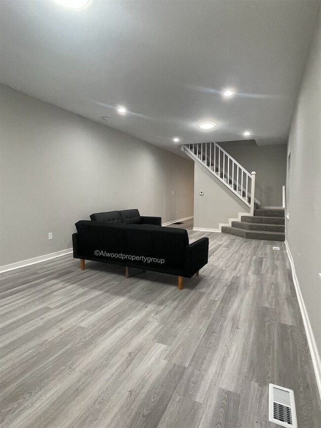 Building Photo - 1021 S State Ave