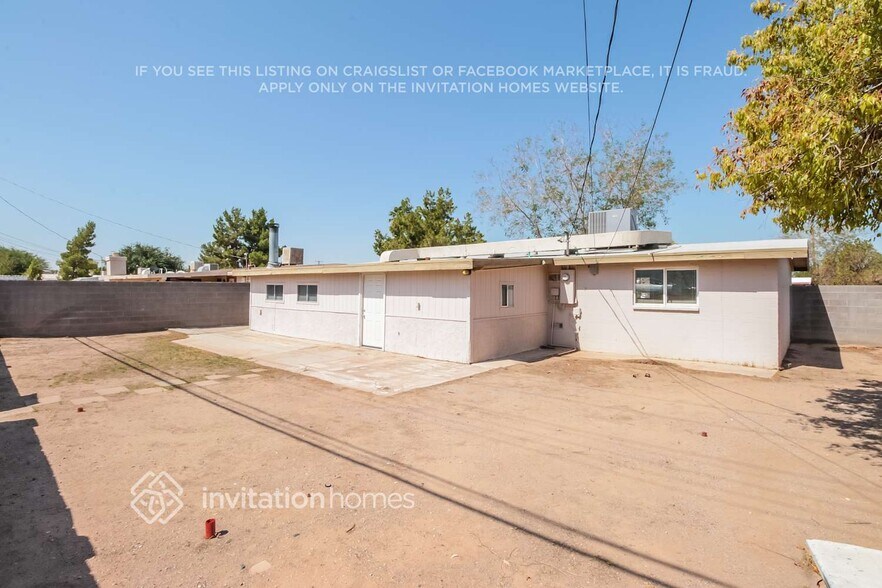 Building Photo - 449 S Stewart