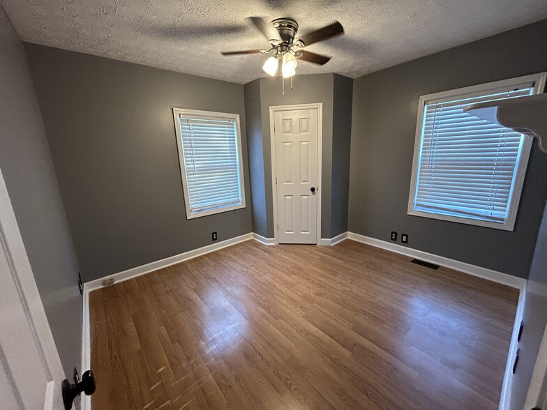 Building Photo - 506 Chestnut St