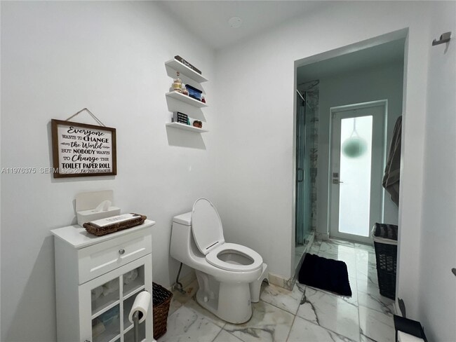 Building Photo - 4934 NW 94th Doral Pl