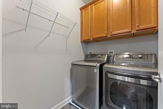 Building Photo - 42524 Rowderbury Square