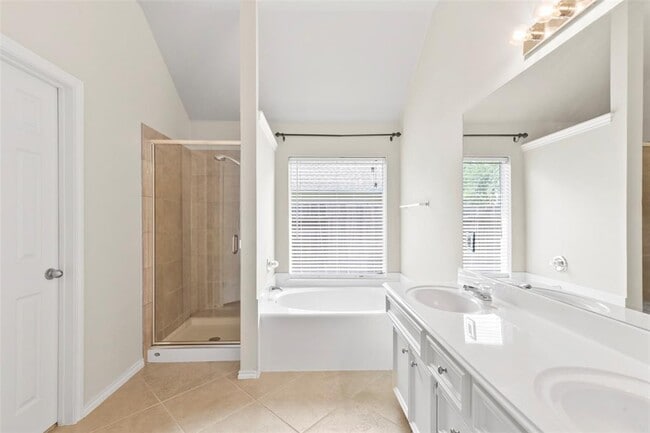 Building Photo - 13518 Barons Lake Ln