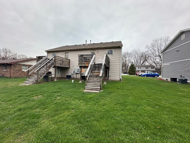 Building Photo - 705 Carla Dr